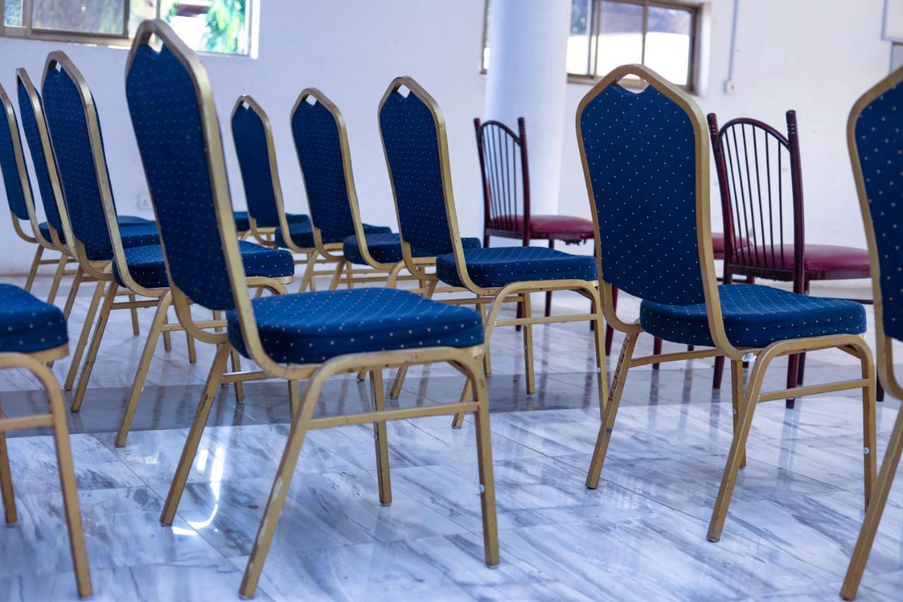 Airport Side Hotel Akra Dış mekan fotoğraf